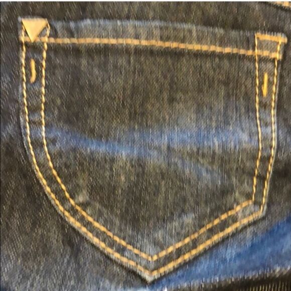 NWT Jolt Distressed Denim Jean Raw Edge Hem Jewel / Stud Accents Junior Size 5 - Picture 9 of 10